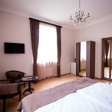 Royal Palace Hotel วานาดเซอร์ ภายนอก รูปภาพ